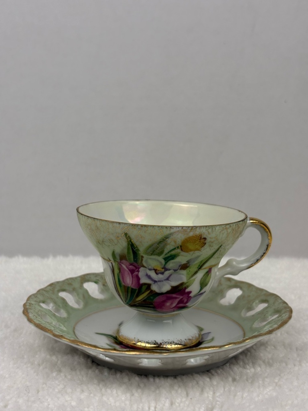 Vintage Unbranded 1960’s Lusterware Footed Tea Cup with Saucer